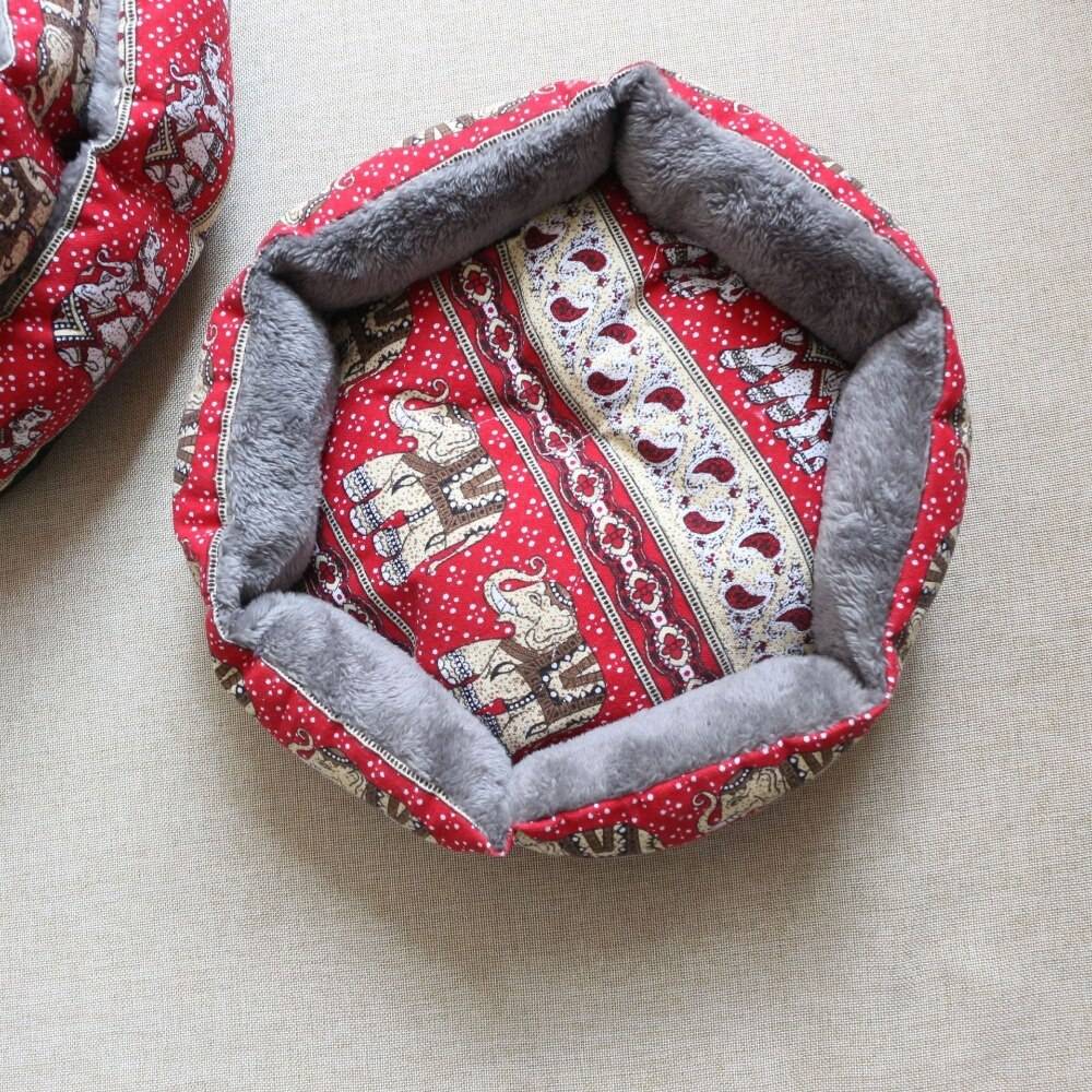 Soft Round Shaped Multilayered Sleeping Bed for Pets