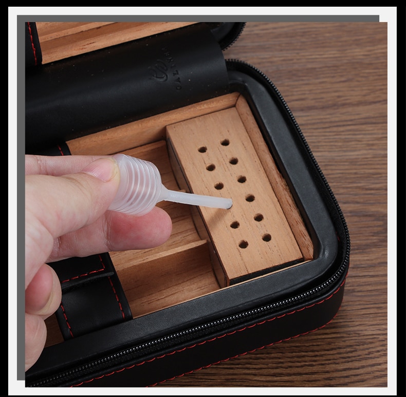 Leather Coated Cedar Wood Travel Cigar Humidor