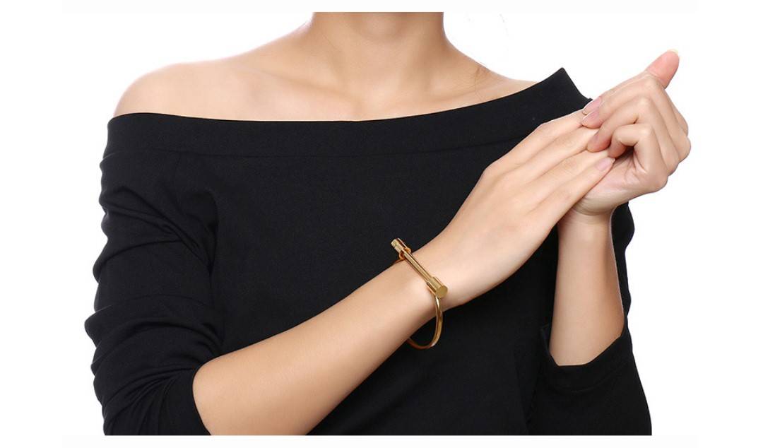 Women's Undustrial Design Cuff Bracelet Women's Undustrial Design Cuff Bracelet