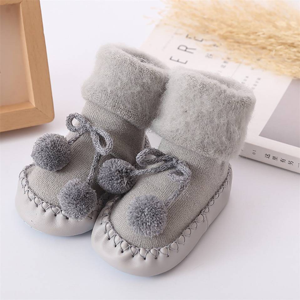 Baby's Pom Pom Winter Home Socks Baby's Pom Pom Winter Home Socks