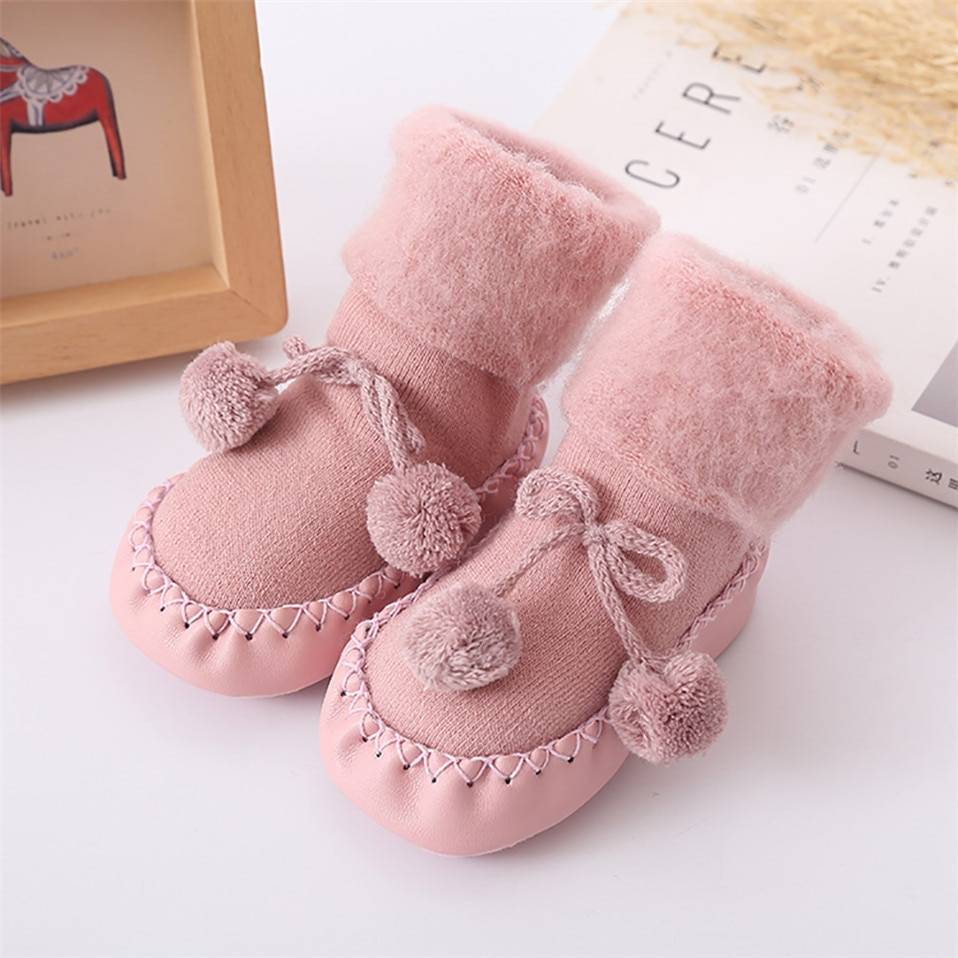 Baby's Pom Pom Winter Home Socks Baby's Pom Pom Winter Home Socks