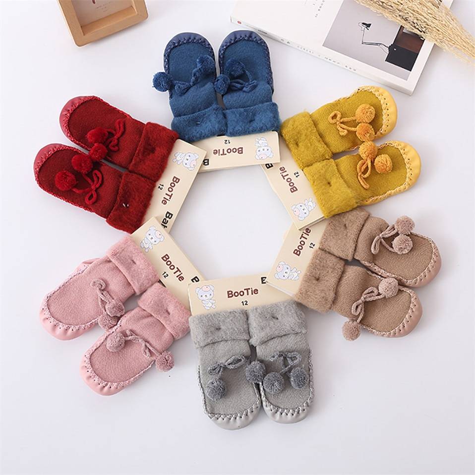 Baby's Pom Pom Winter Home Socks Baby's Pom Pom Winter Home Socks