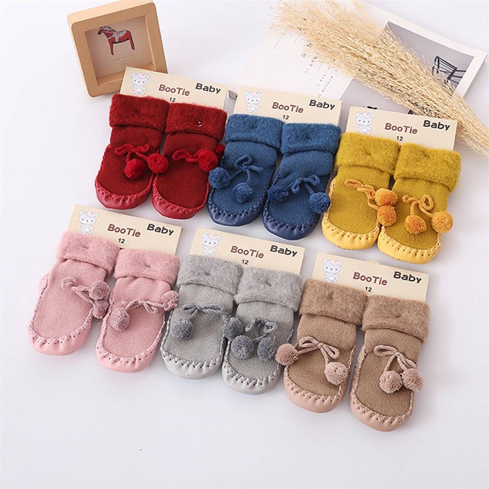 Baby's Pom Pom Winter Home Socks Baby's Pom Pom Winter Home Socks